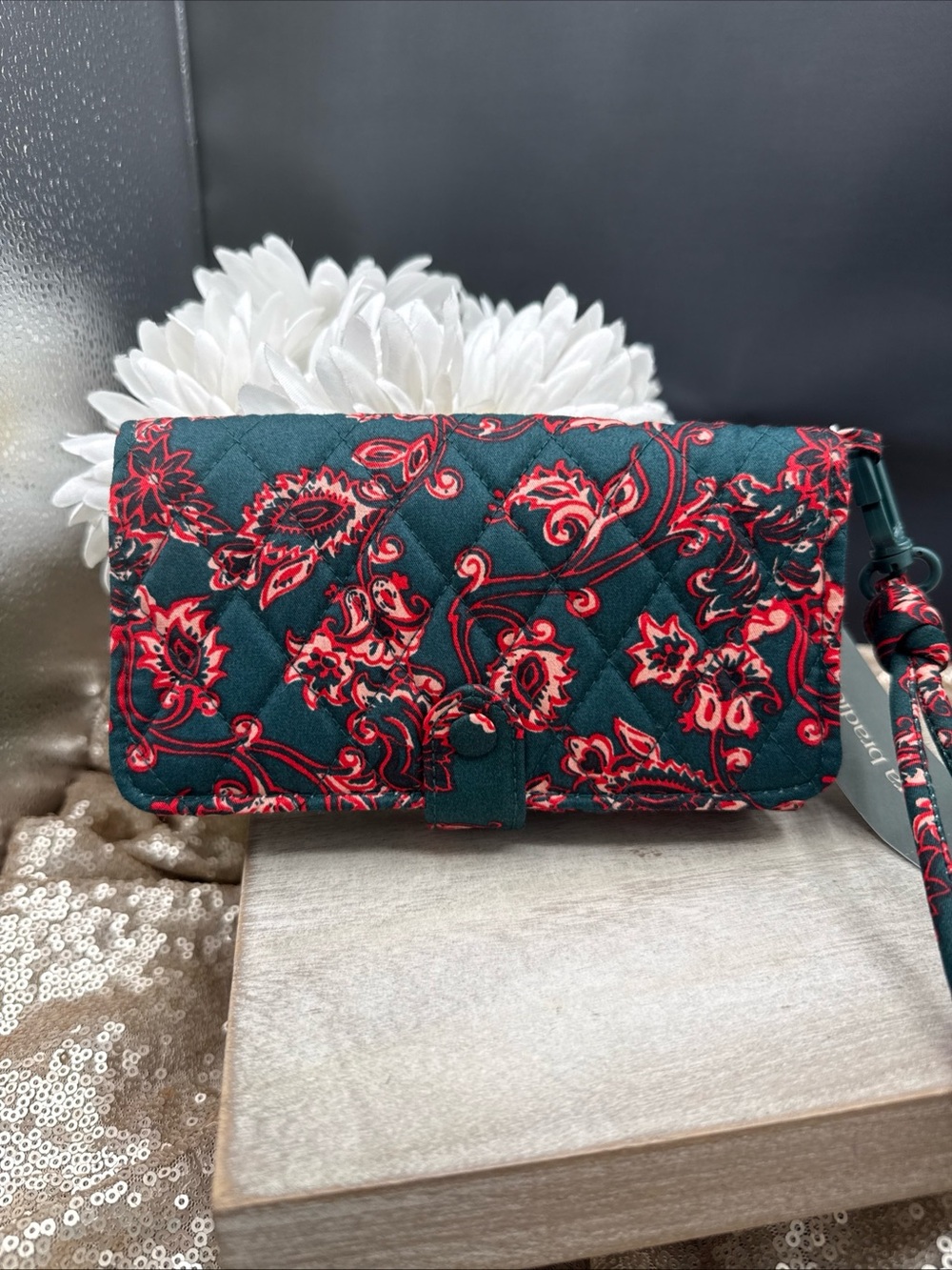 Vera Bradley Phone Wristlet Victorian Vines Floral Pattern New W/Tags